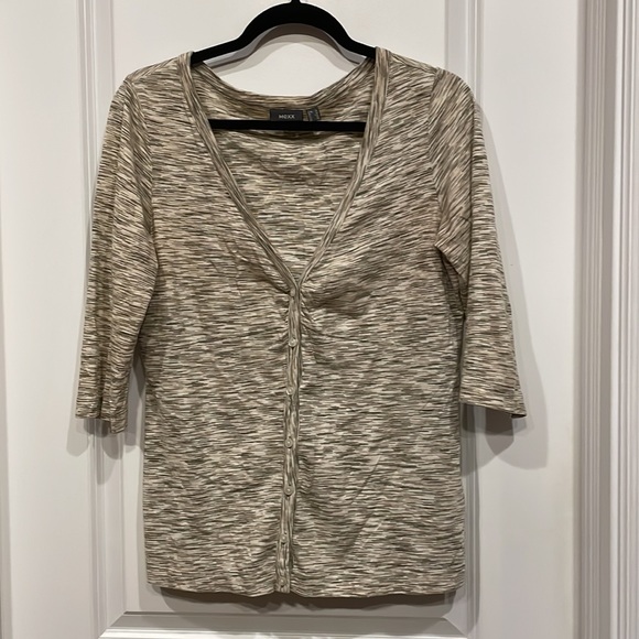 Ladies button up top with optional ribbon belt. - Picture 2 of 3